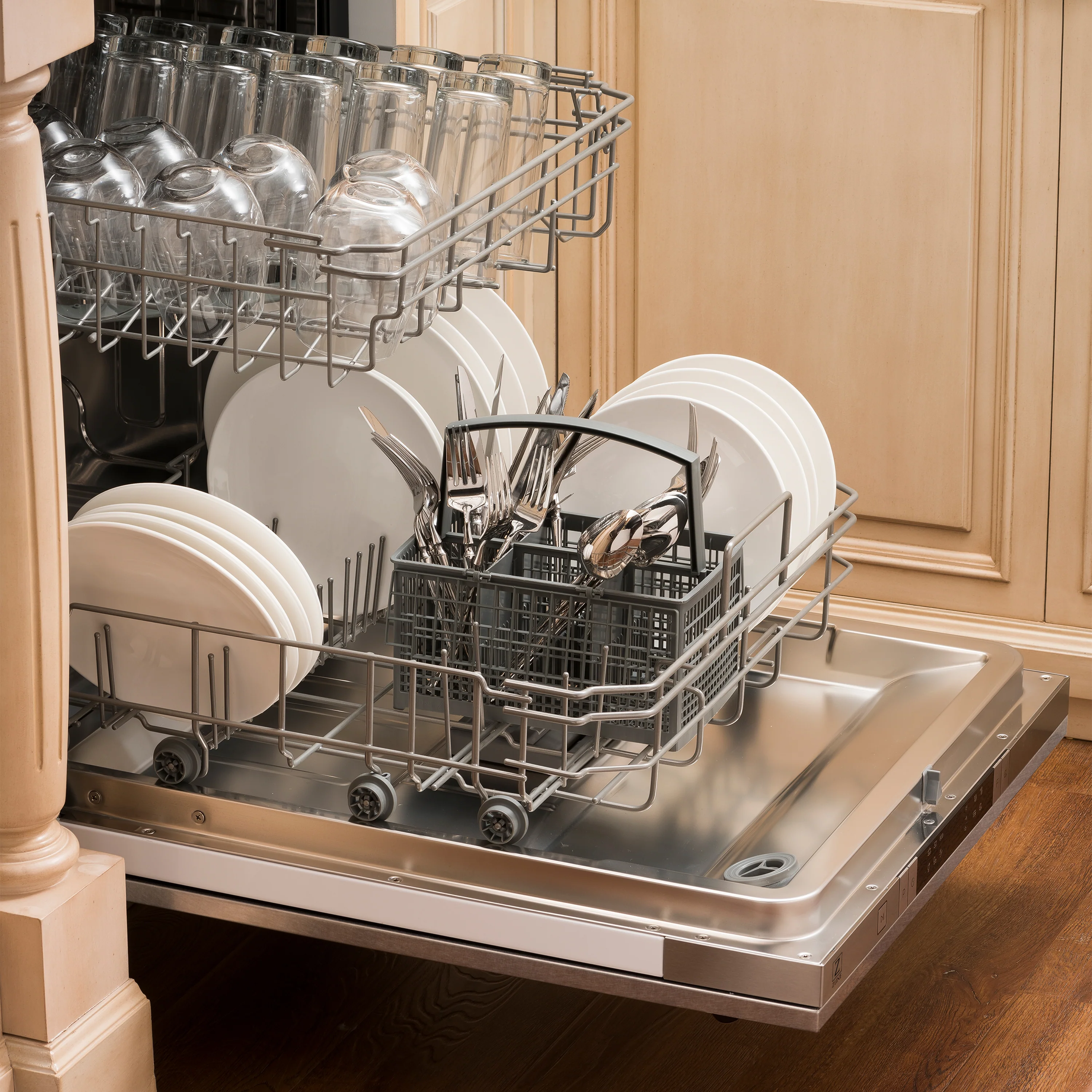 ZLINE 24 in. Stainless Steel Top Control Built-In Dishwasher with Stainless Steel Tub and Modern Style Handle (DW-304-24) - Image 15