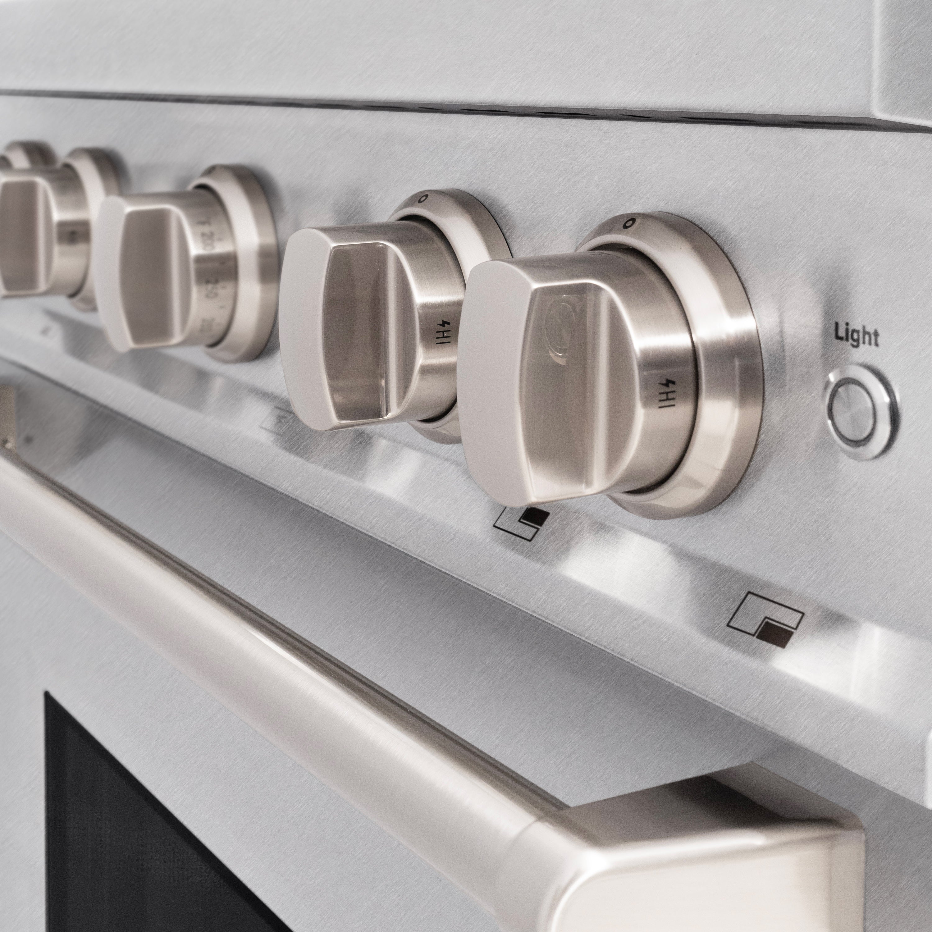 ZLINE 30 in. 4.2 cu. ft. Classic Dual Fuel Range with Gas Cooktop and Electric Convection Oven in Satin Stainless Steel with 4 Brass Burners (CDRS-BR-30) - Image 8
