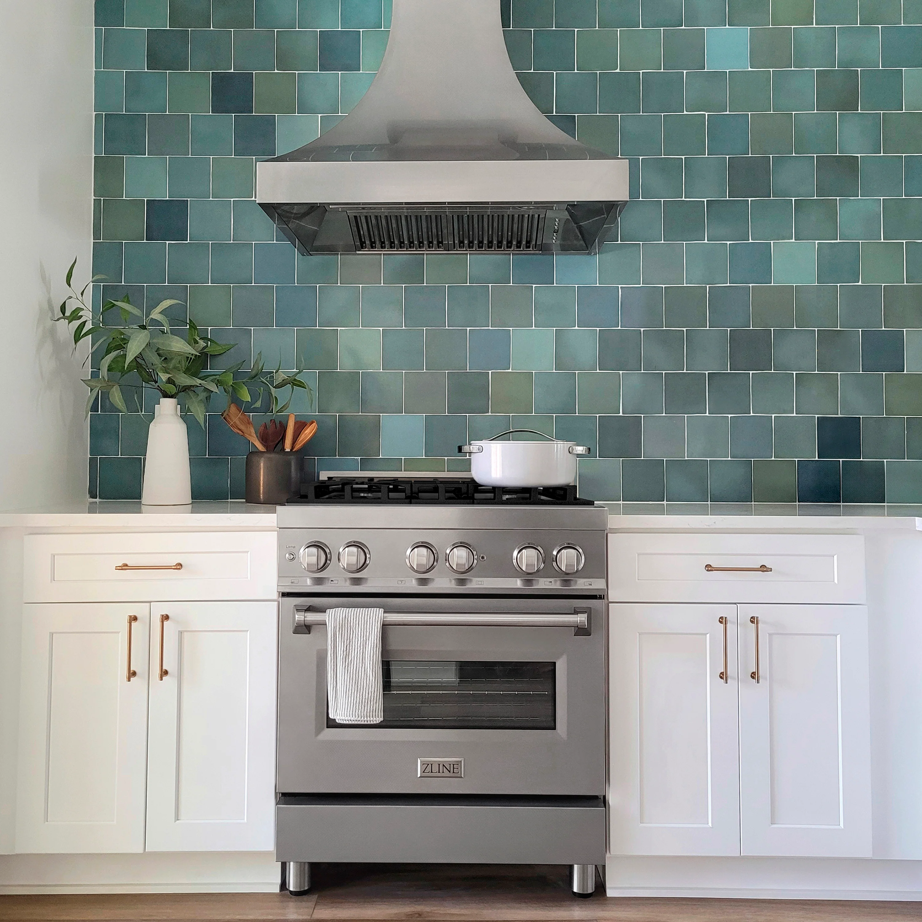 ZLINE 30" Designer Series Fingerprint Resistant Stainless Steel Ducted Wall Range Hood (8632S-30) - Image 9