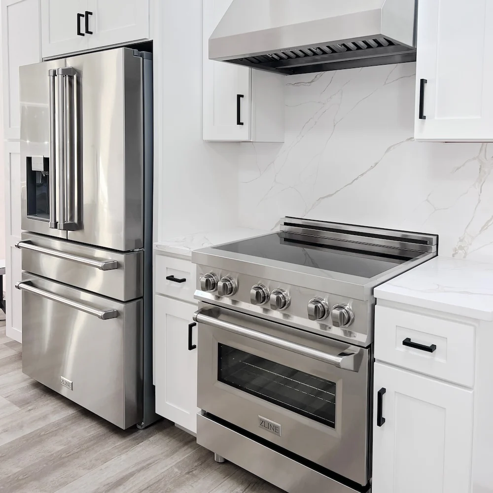 ZLINE 30 in. 4.0 cu. ft. Legacy Induction Range with 4 Element Cooktop and Electric Convection Oven in Stainless Steel, Open Box-Great Condition - Image 17