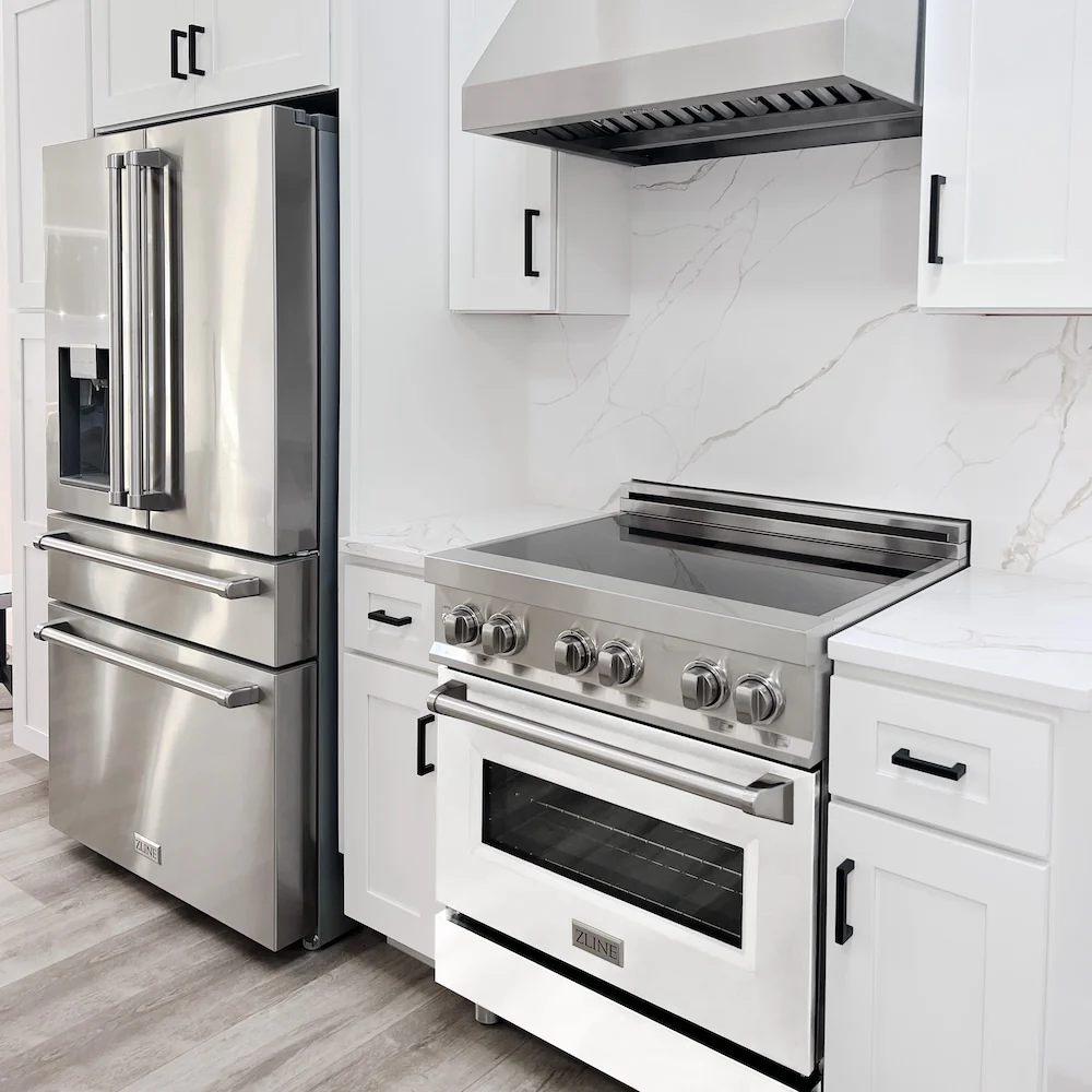 ZLINE 30 in. 4.0 cu. ft. Legacy Induction Range with 4 Element Cooktop and Electric Oven in Stainless Steel and White Matte Door, Open Box-Great Condition - Image 12