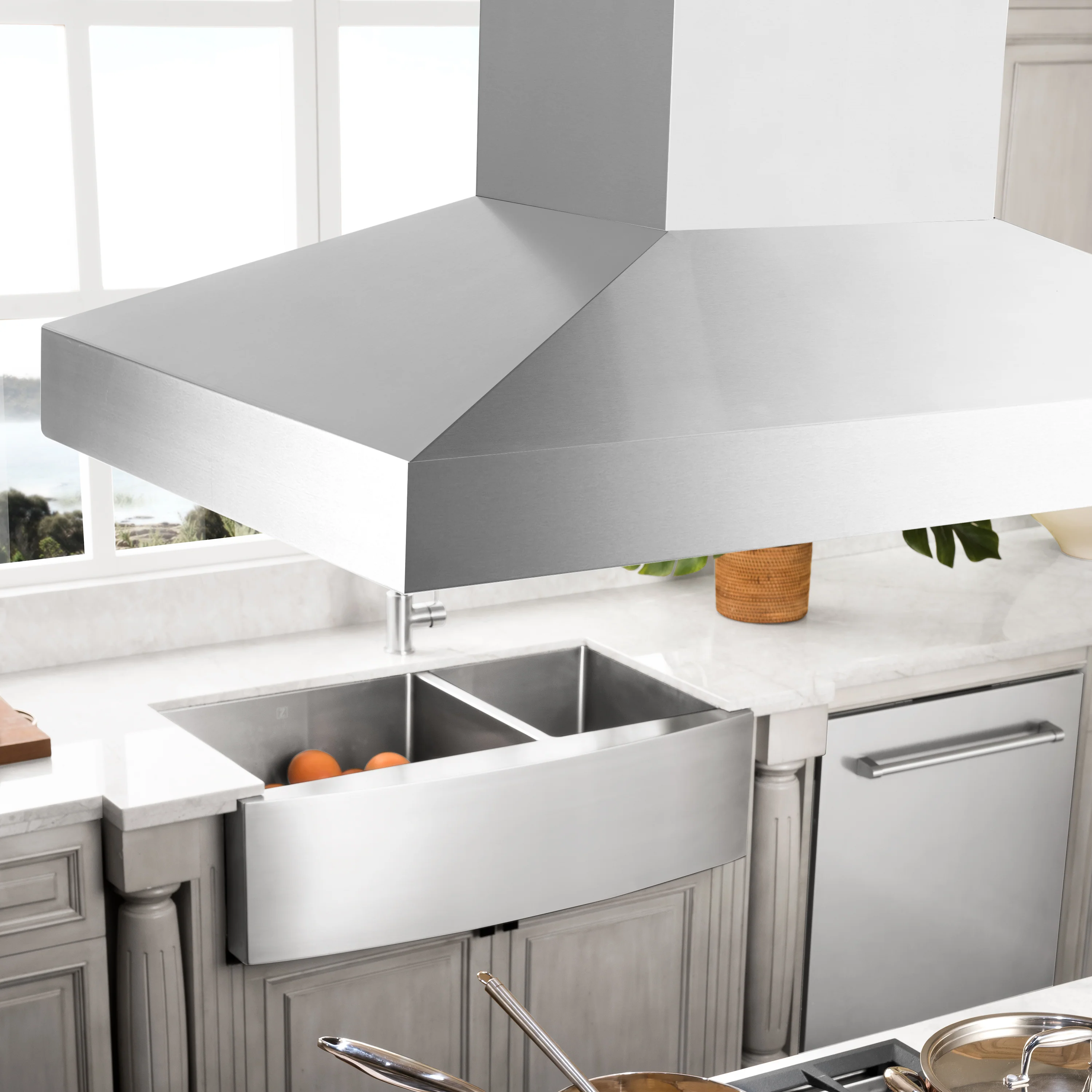 ZLINE 30" Convertible Island Mount Range Hood in Stainless Steel (KL3i-30) - Image 2