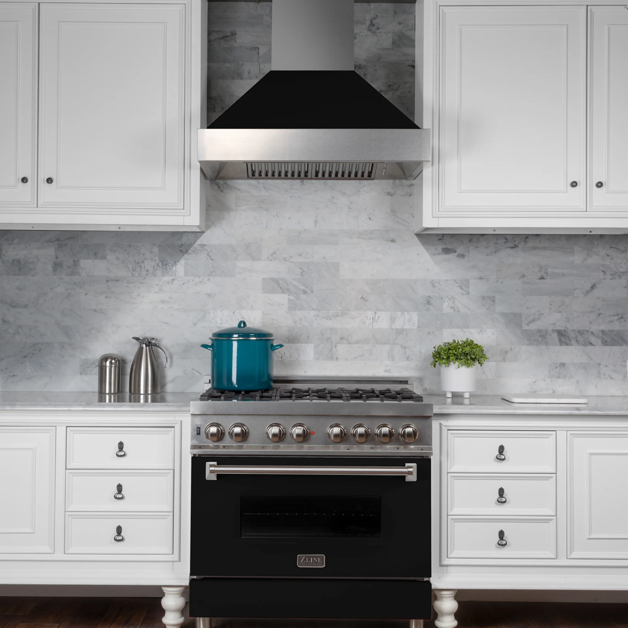 ZLINE 30 in. 4.0 cu. ft. Legacy Dual Fuel Range with 4 Burner Gas Cooktop and Electric Convection Oven in Satin Stainless Steel and Black Matte Door (RAS-BLM-30) - Image 17