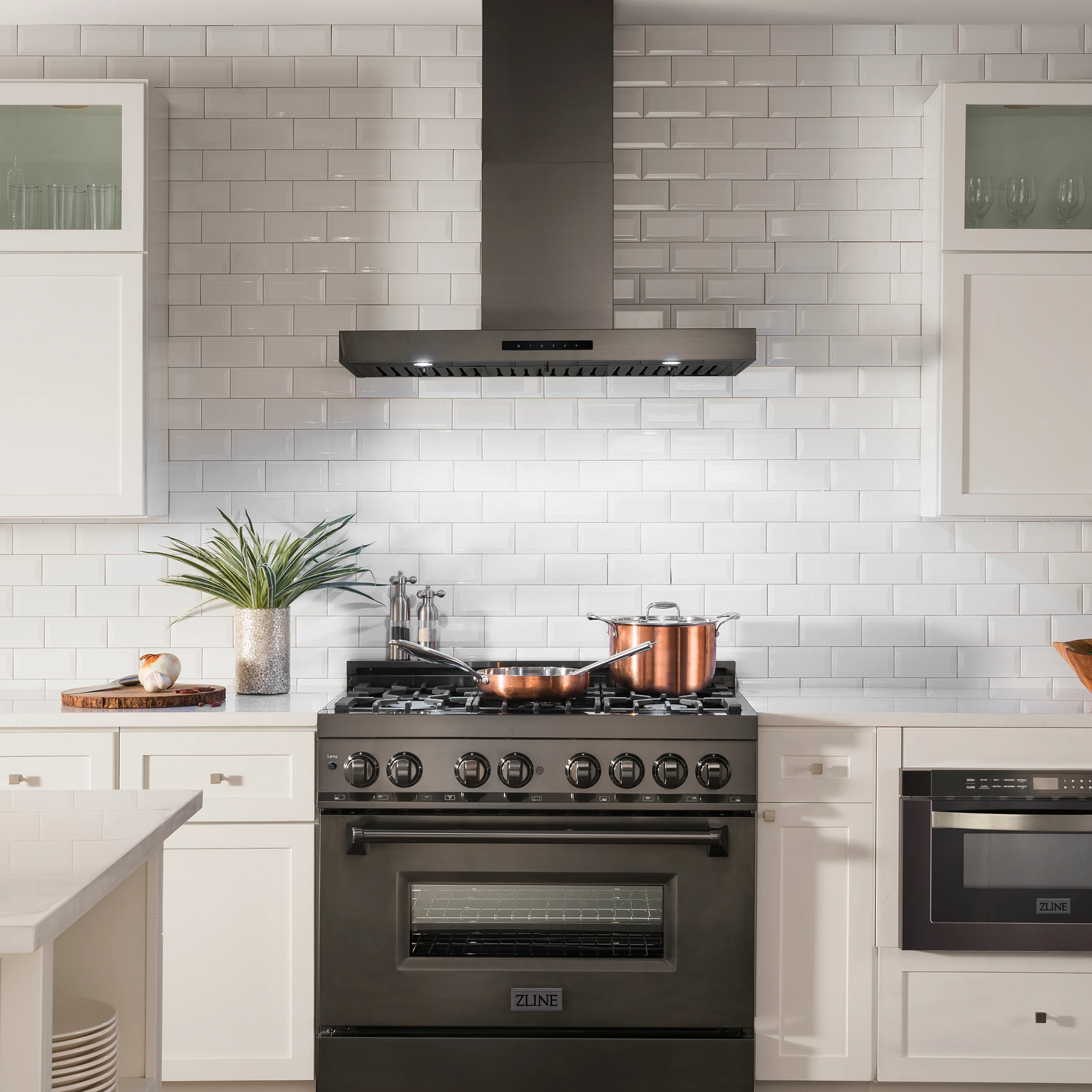 ZLINE 30" Convertible Vent Wall Mount Range Hood in Black Stainless Steel (BSKEN-30) - Image 10