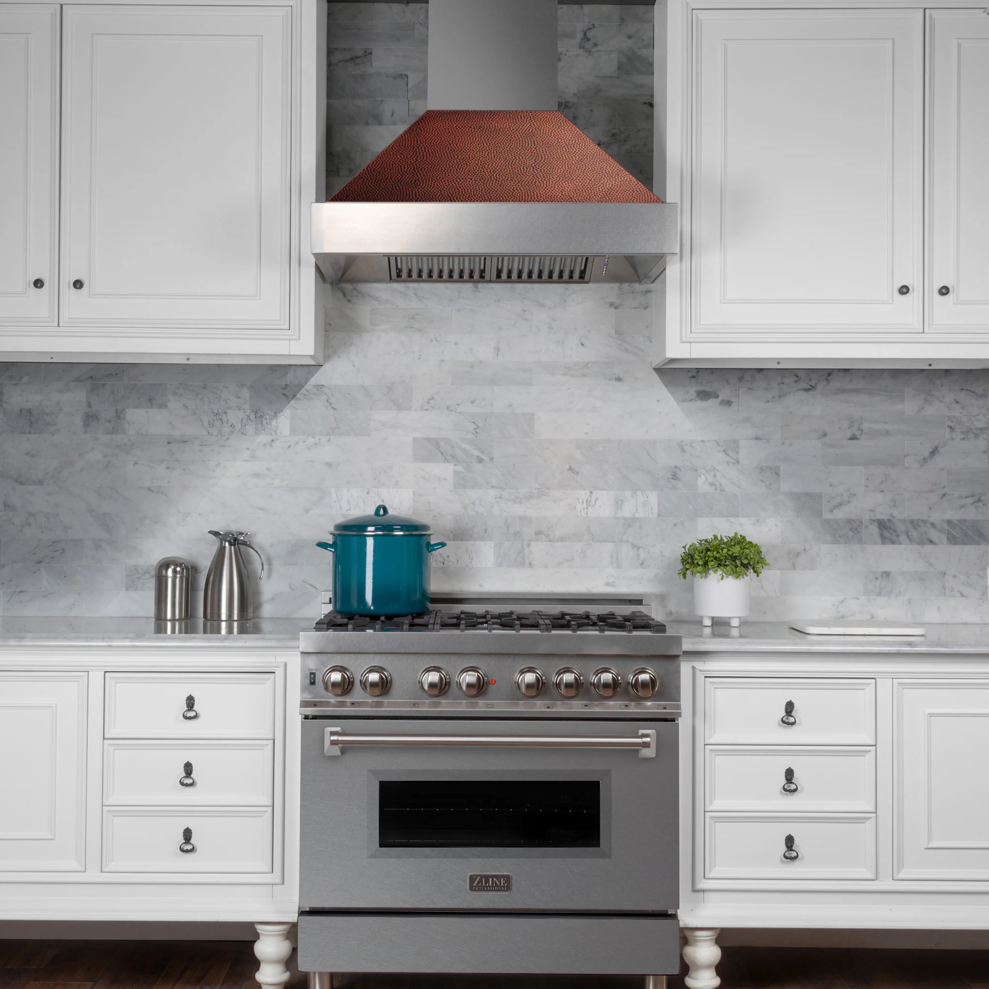 30" Ducted Fingerprint Resistant Stainless Steel Range Hood with Hand-Hammered Copper Shell (8654HH-30) - Image 2