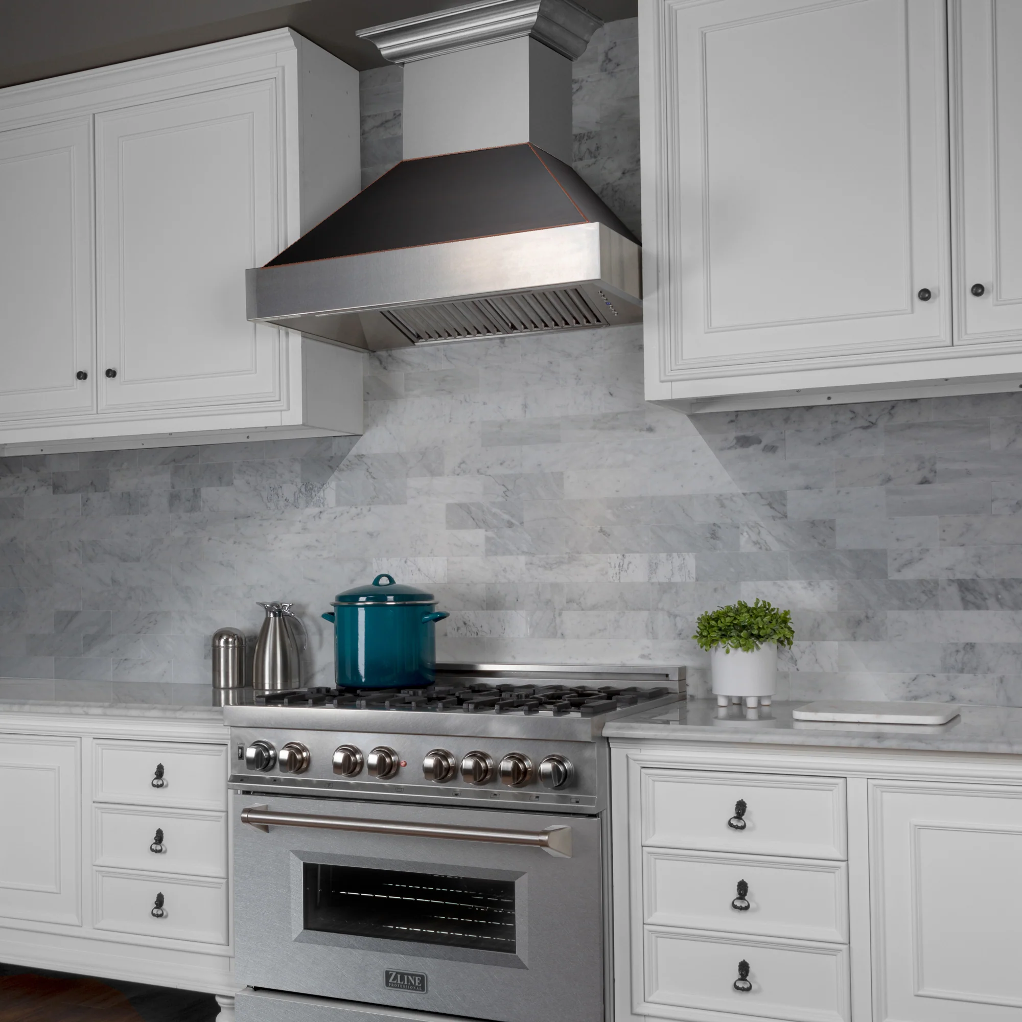 30" Ducted Fingerprint Resistant Stainless Steel Range Hood with Oil Rubbed Bronze Shell (8654ORB-30) - Image 7