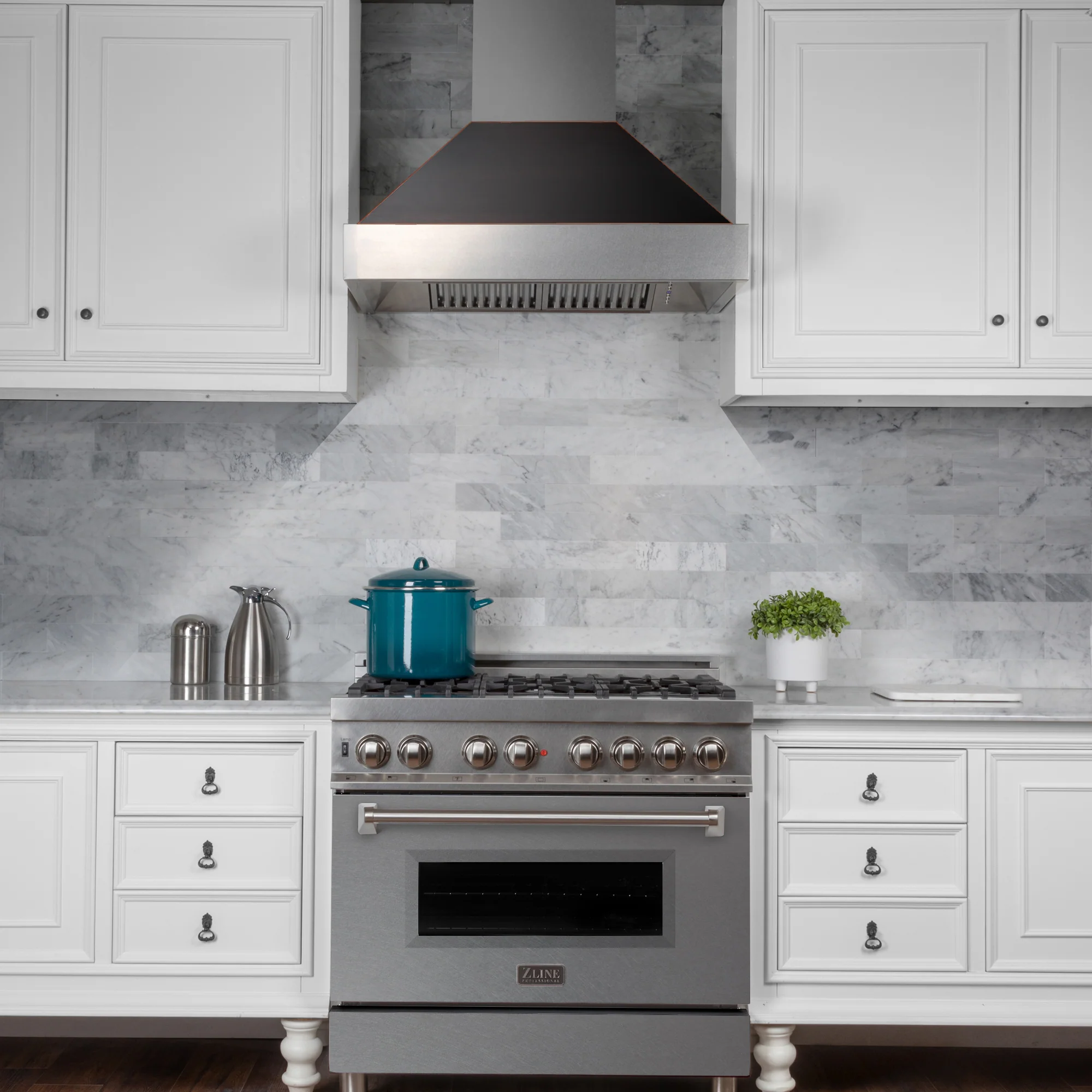 30" Ducted Fingerprint Resistant Stainless Steel Range Hood with Oil Rubbed Bronze Shell (8654ORB-30) - Image 8