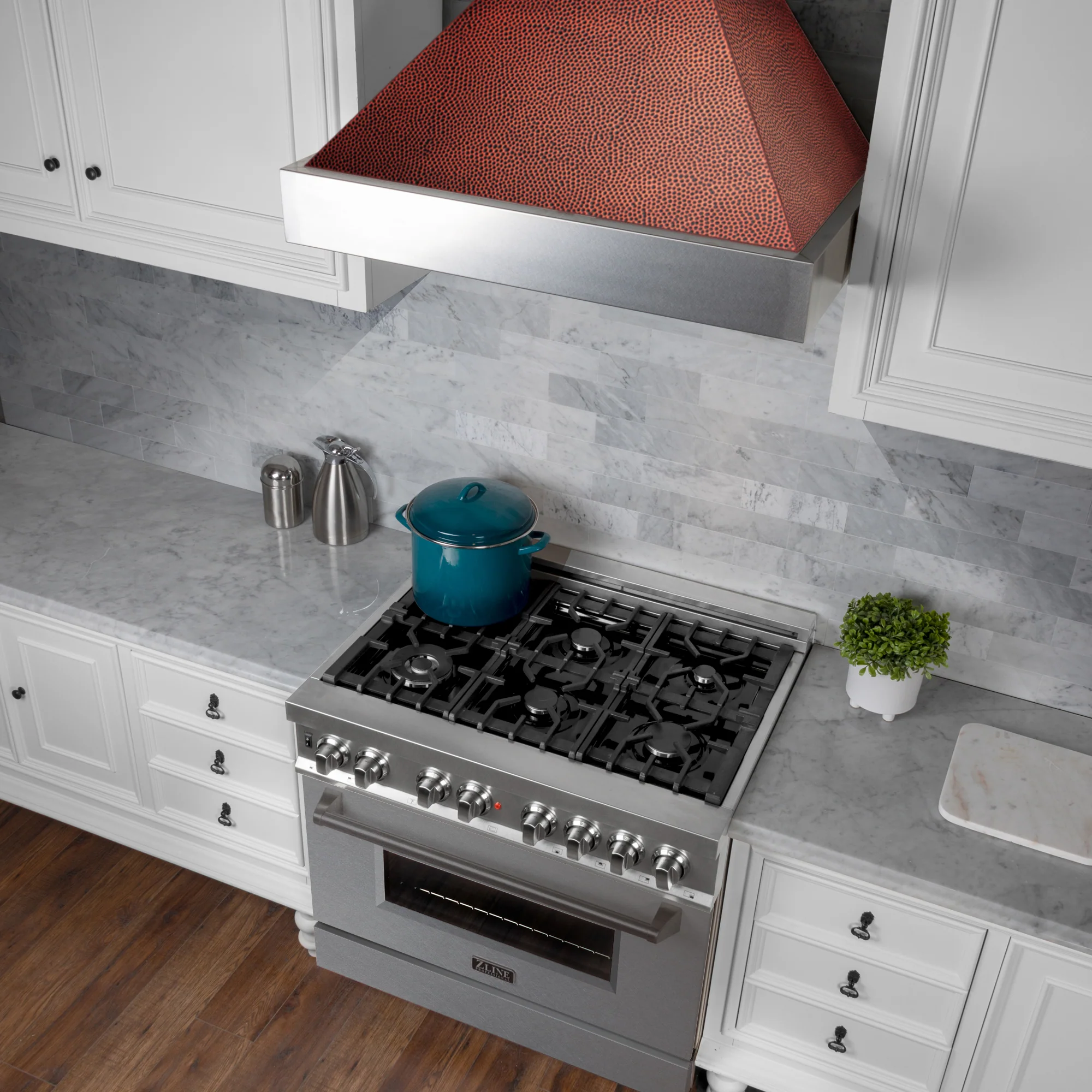 36" Ducted Fingerprint Resistant Stainless Steel Range Hood with Hand-Hammered Copper Shell (8654HH-36) - Image 8