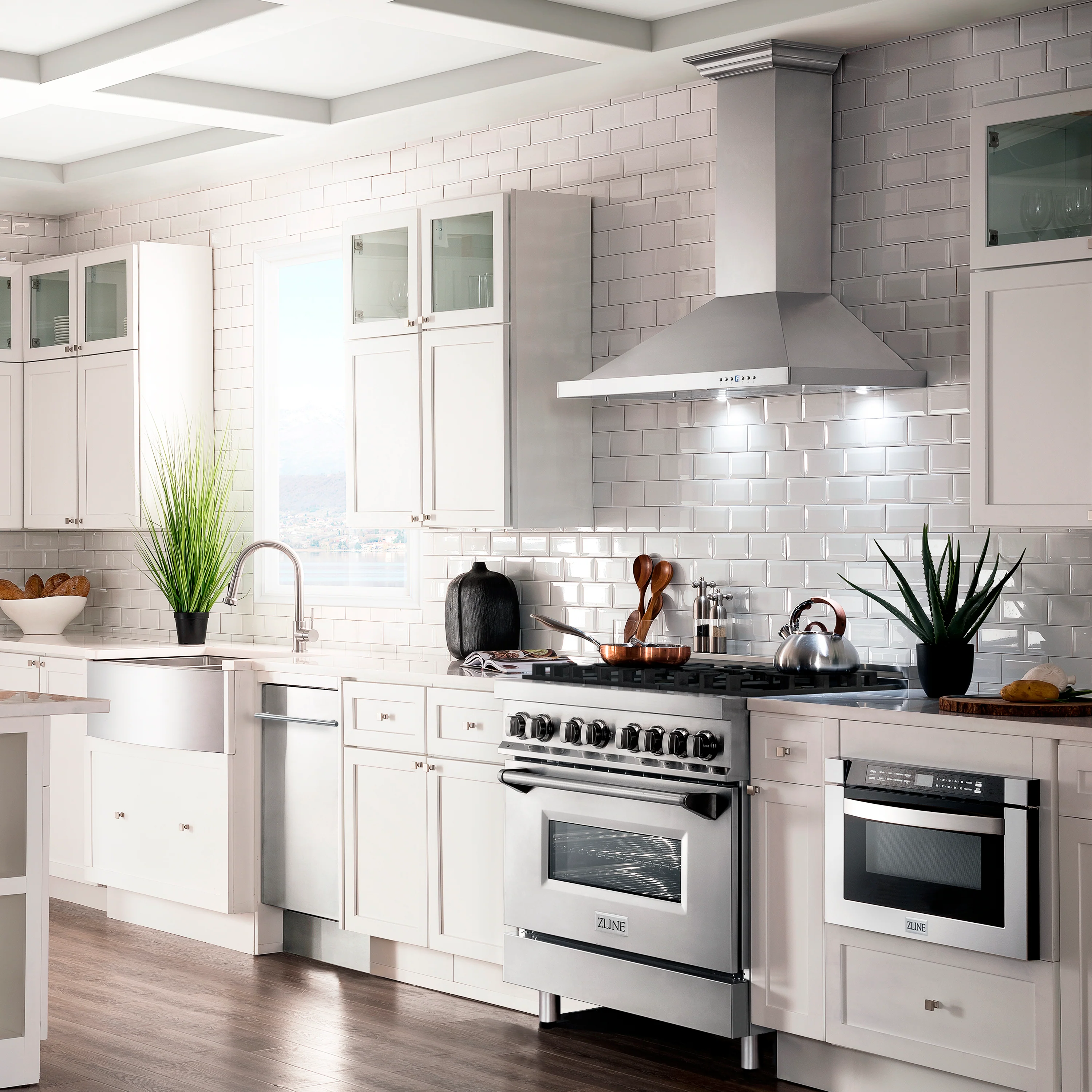 ZLINE 36" Convertible Vent Wall Mount Range Hood in Stainless Steel with Crown Molding (KBCRN-36) - Image 2