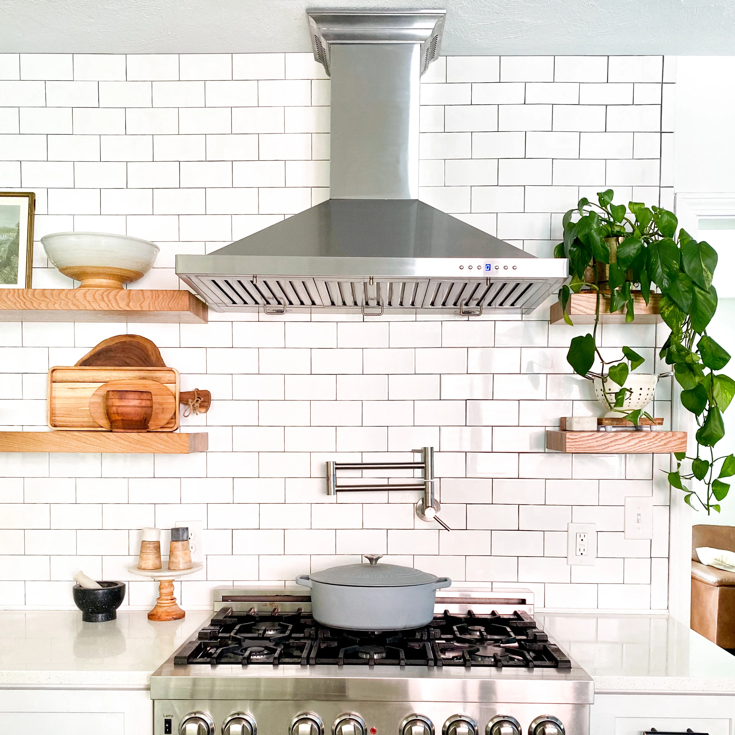 36" ZLINE CrownSound™Ducted Vent Wall Mount Range Hood in Stainless Steel with Built-in Bluetooth Speakers (KBCRN-BT-36) - Image 12