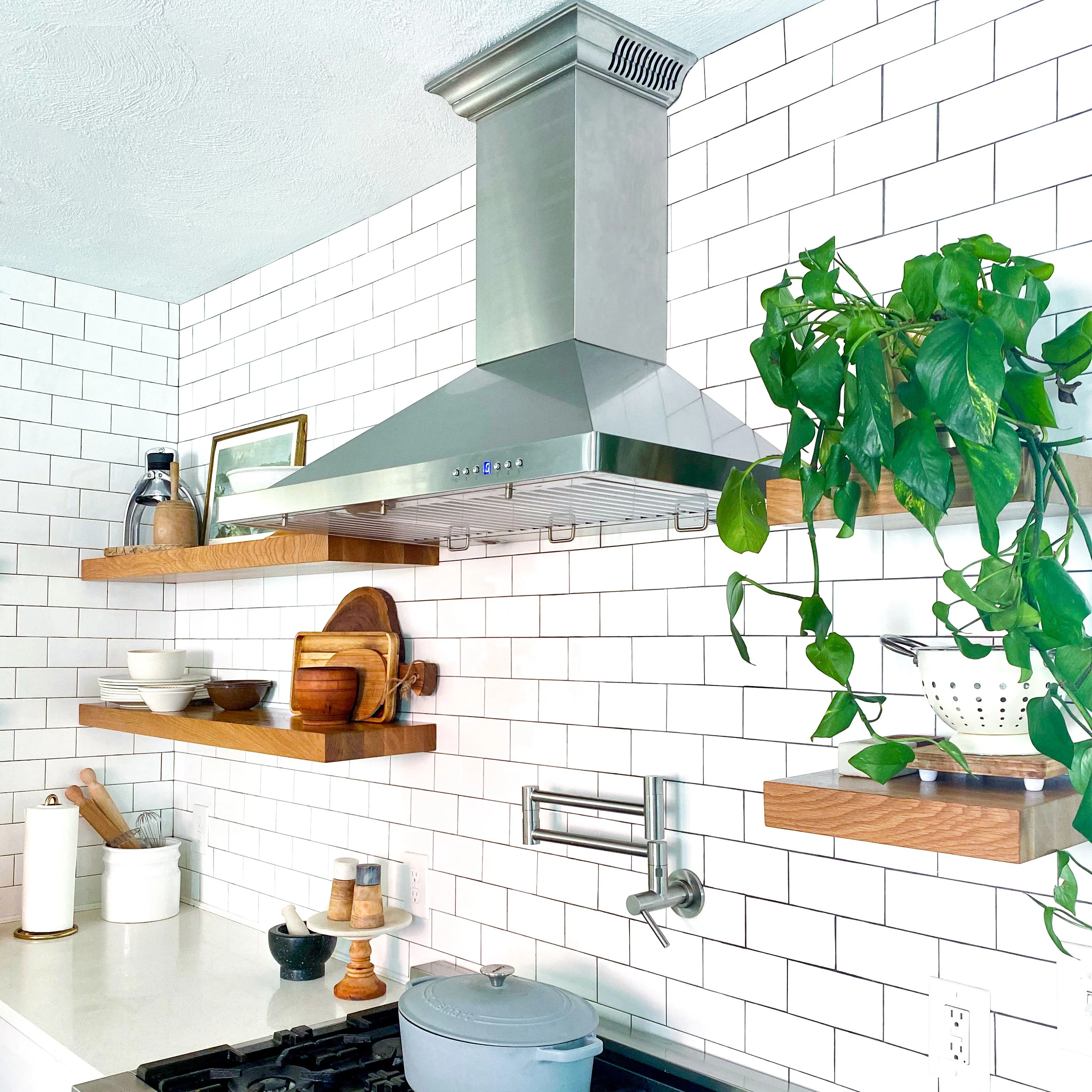 36" ZLINE CrownSound™Ducted Vent Wall Mount Range Hood in Stainless Steel with Built-in Bluetooth Speakers (KBCRN-BT-36) - Image 13