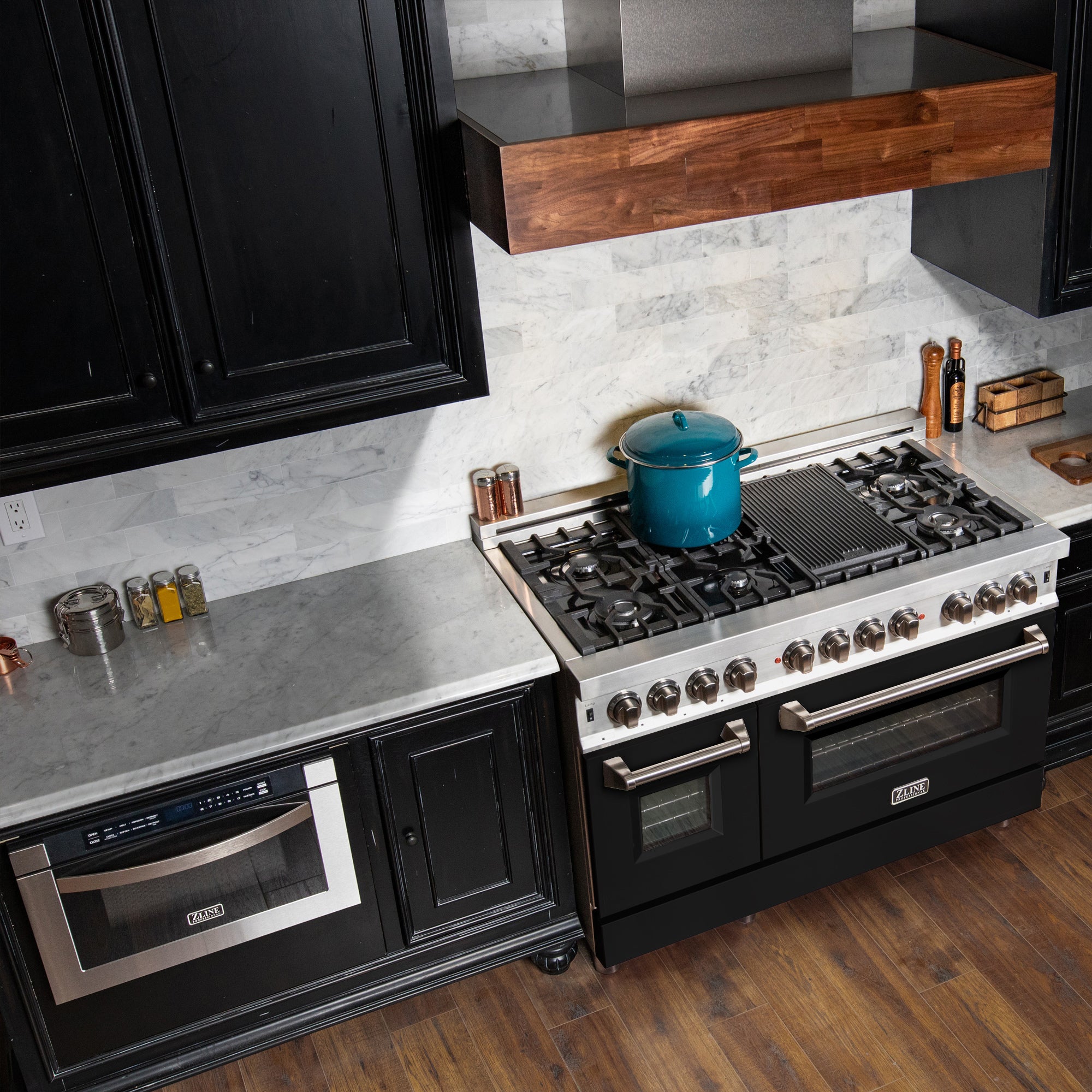 ZLINE 48 in. 6.0 cu. ft. Legacy Dual Fuel Range with 7 Burner Gas Cooktop and 2 Electric Ovens in Stainless Steel and Black Matte Doors (RA-BLM-48) - Image 4