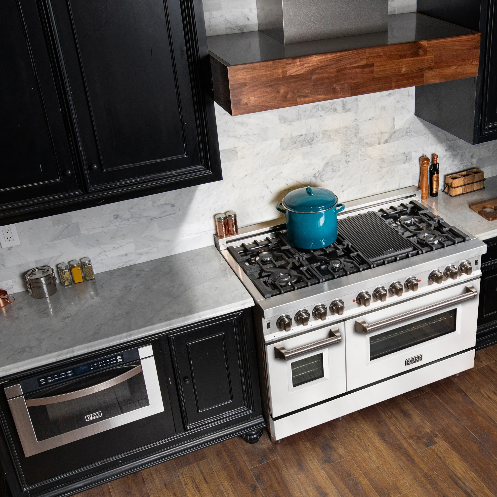 ZLINE 48 in. 6.0 cu. ft. Legacy Dual Fuel Range with 7 Burner Gas Cooktop and 2 Electric Ovens in Stainless Steel and White Matte Doors (RA-WM-48) - Image 2