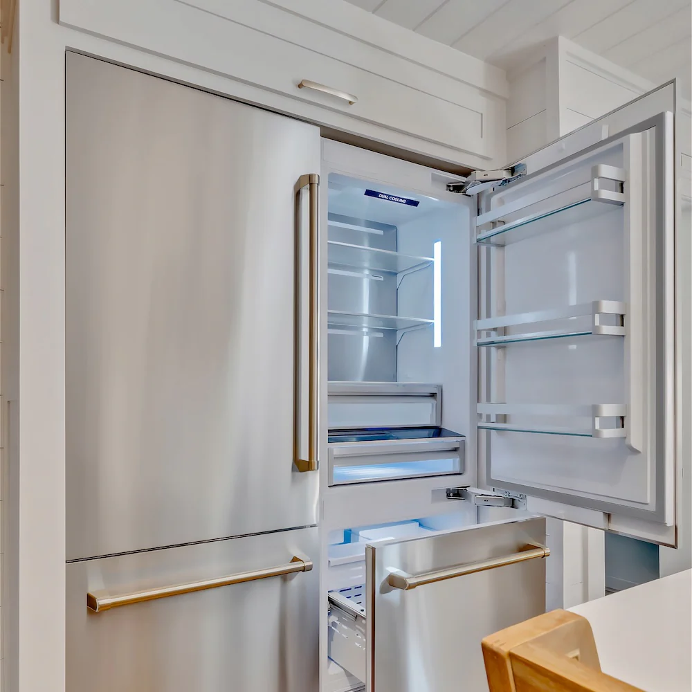 ZLINE 60 in. 32.2 cu. ft. French Door Built-In Bottom Freezer Refrigerator with Water Dispensers and Ice Makers in Stainless Steel (RBIV-304-60) - Image 20