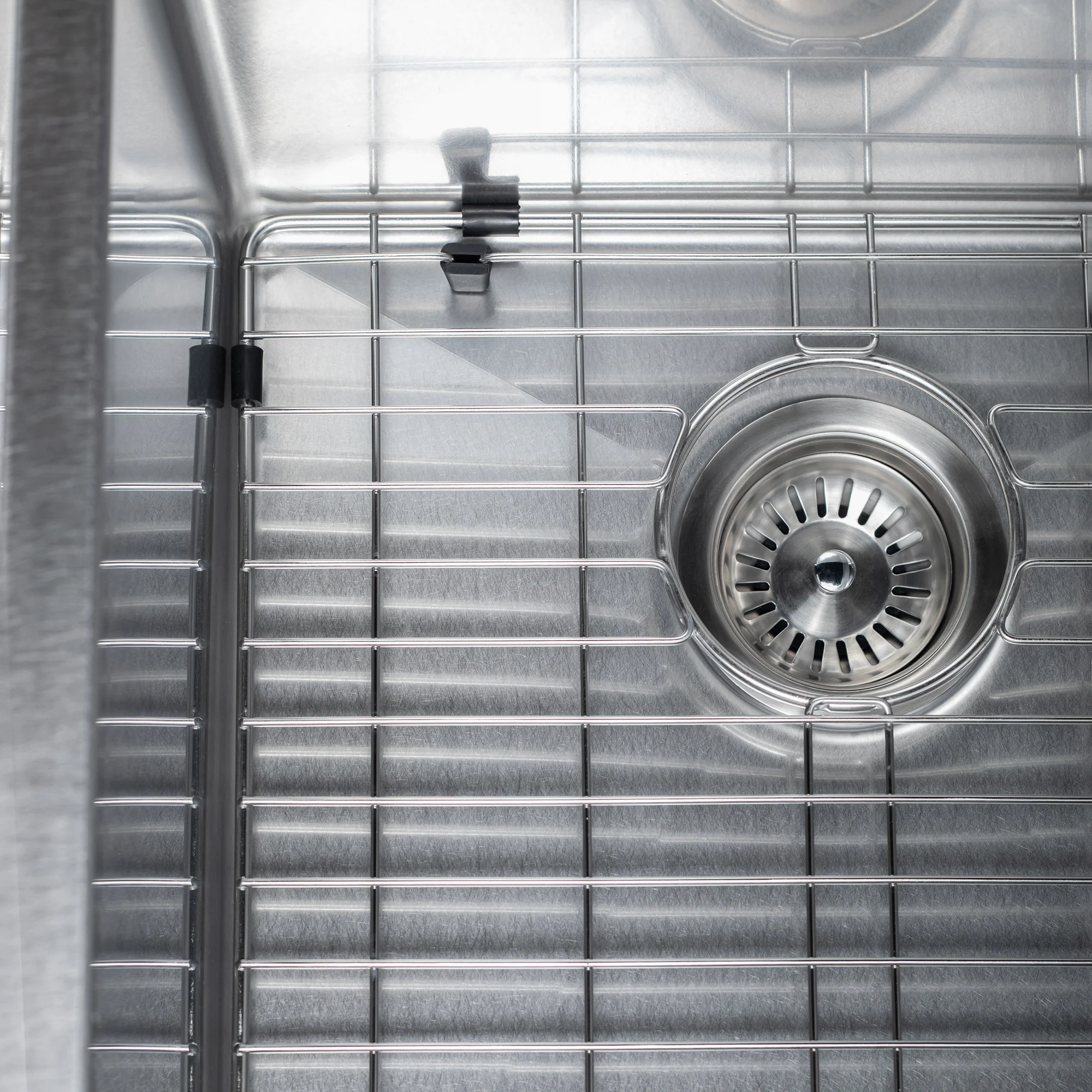 ZLINE 33 in. Anton Undermount Double Bowl Satin Stainless Steel Kitchen Sink with Bottom Grid (SR50D-33S) - Image 4