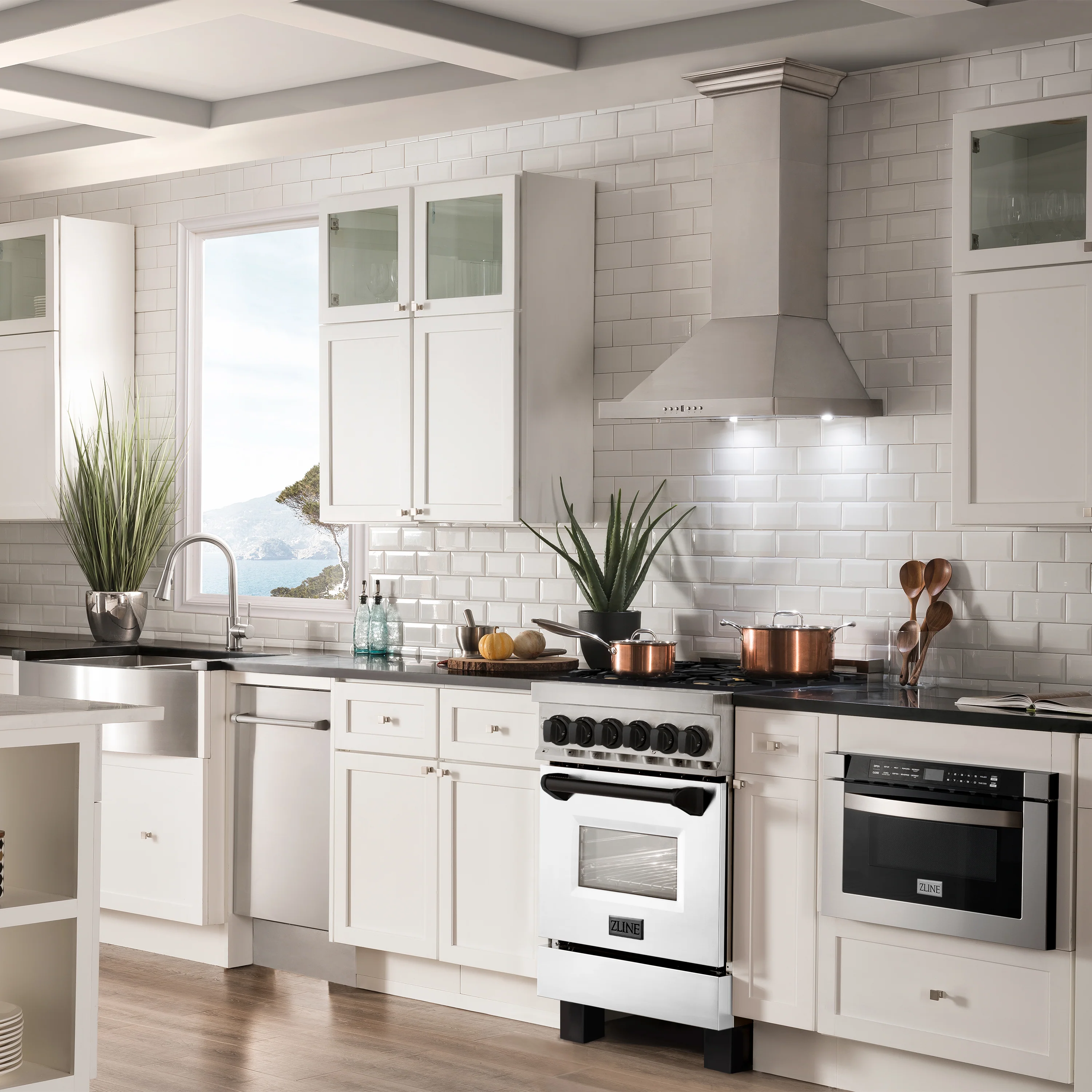 ZLINE Autograph Edition 24 in. 2.8 cu. ft. Legacy Dual Fuel Range with 4 Burner Gas Cooktop and Electric Convection Oven in Stainless Steel with White Matte Door and Matte Black Accents (RAZ-WM-24-MB) - Image 13