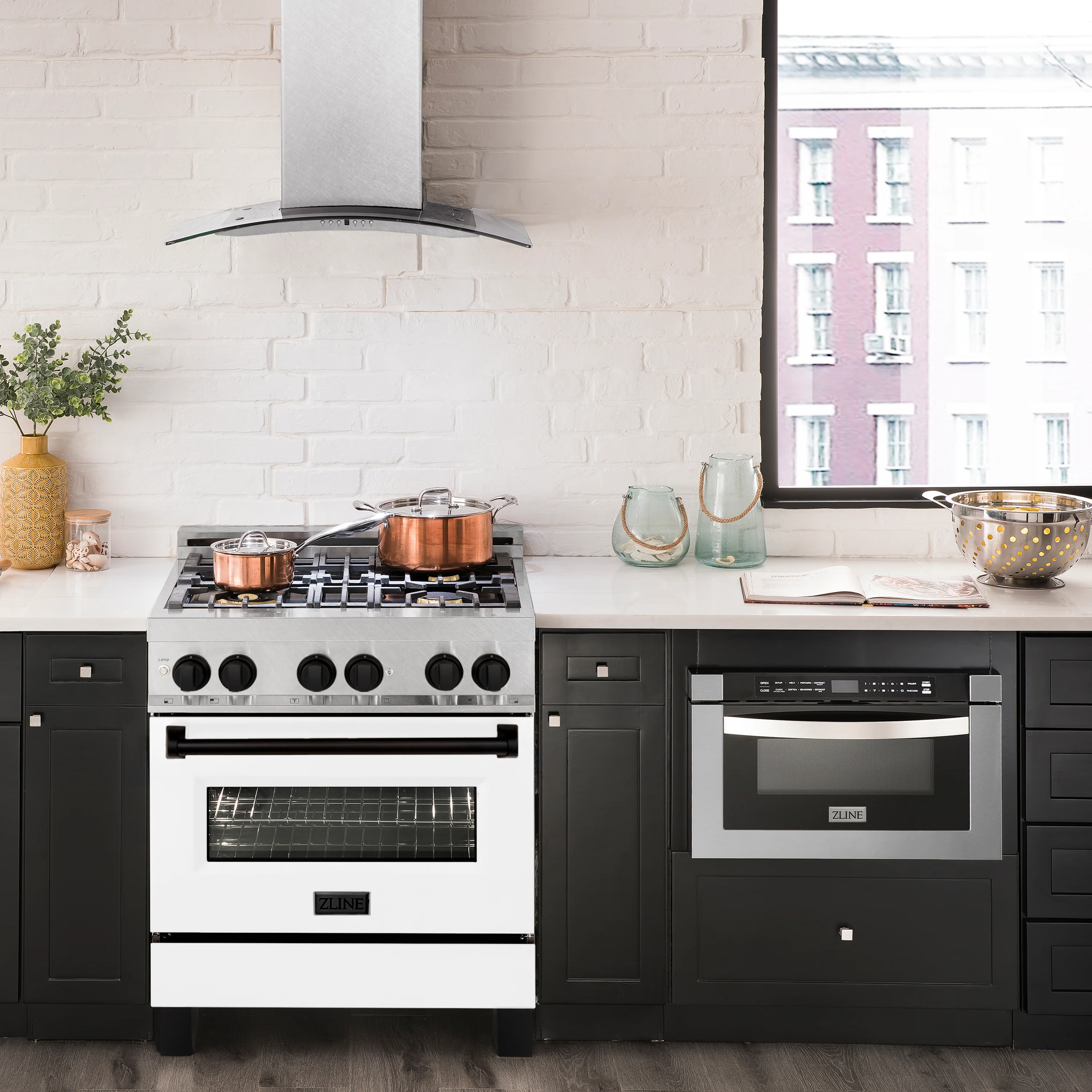 ZLINE Autograph Edition 30 in. 4.0 cu. ft. Legacy Dual Fuel Range with 4 Burner Gas Cooktop and Electric Convection Oven in Satin Stainless Steel with White Matte Door and Matte Black Accents (RASZ-WM-30-MB) - Image 18