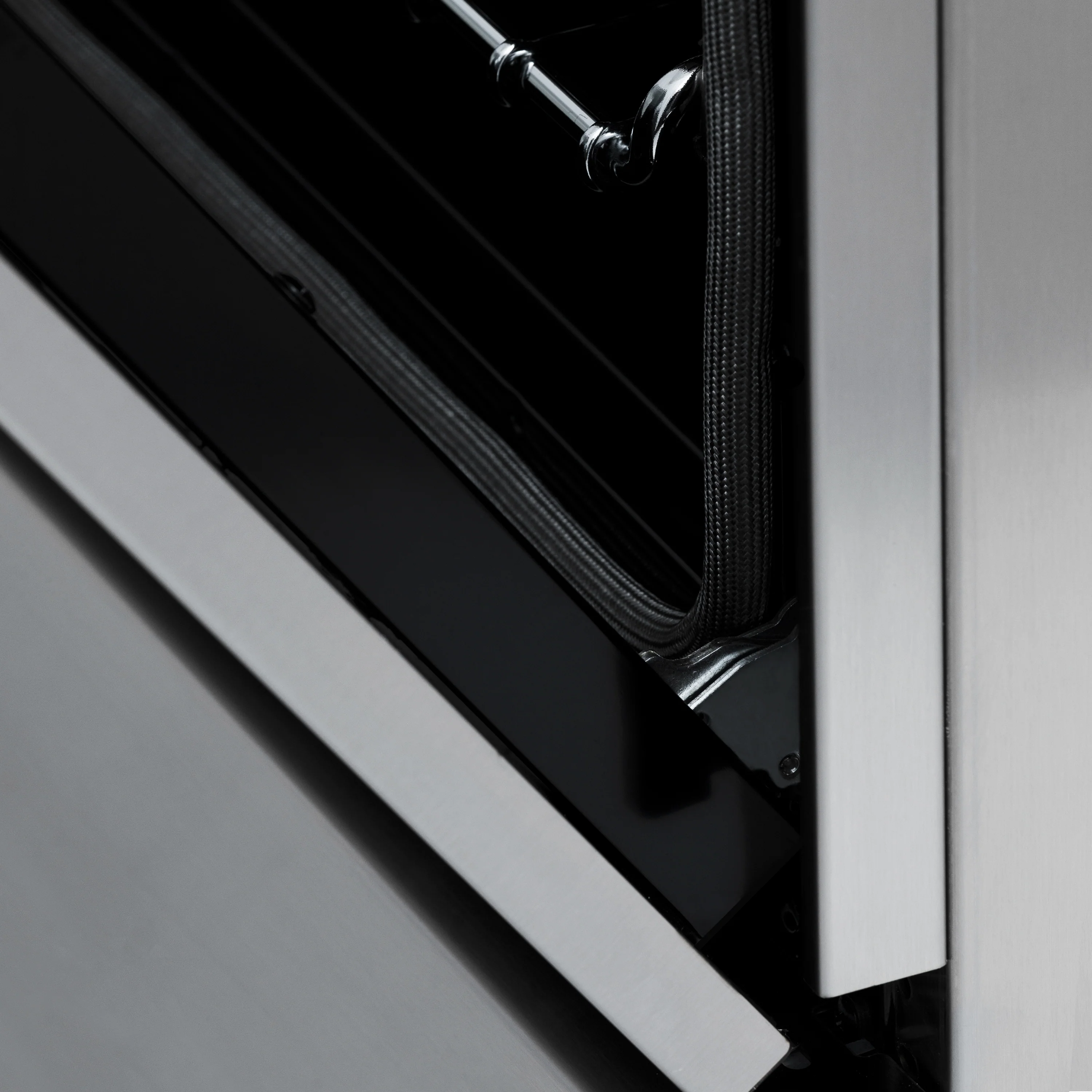 ZLINE Autograph Edition 30 in. 4.0 cu. ft. Legacy Dual Fuel Range with 4 Burner Gas Cooktop and Electric Convection Oven in Stainless Steel and Matte Black Accents (RAZ-30-MB) - Image 13