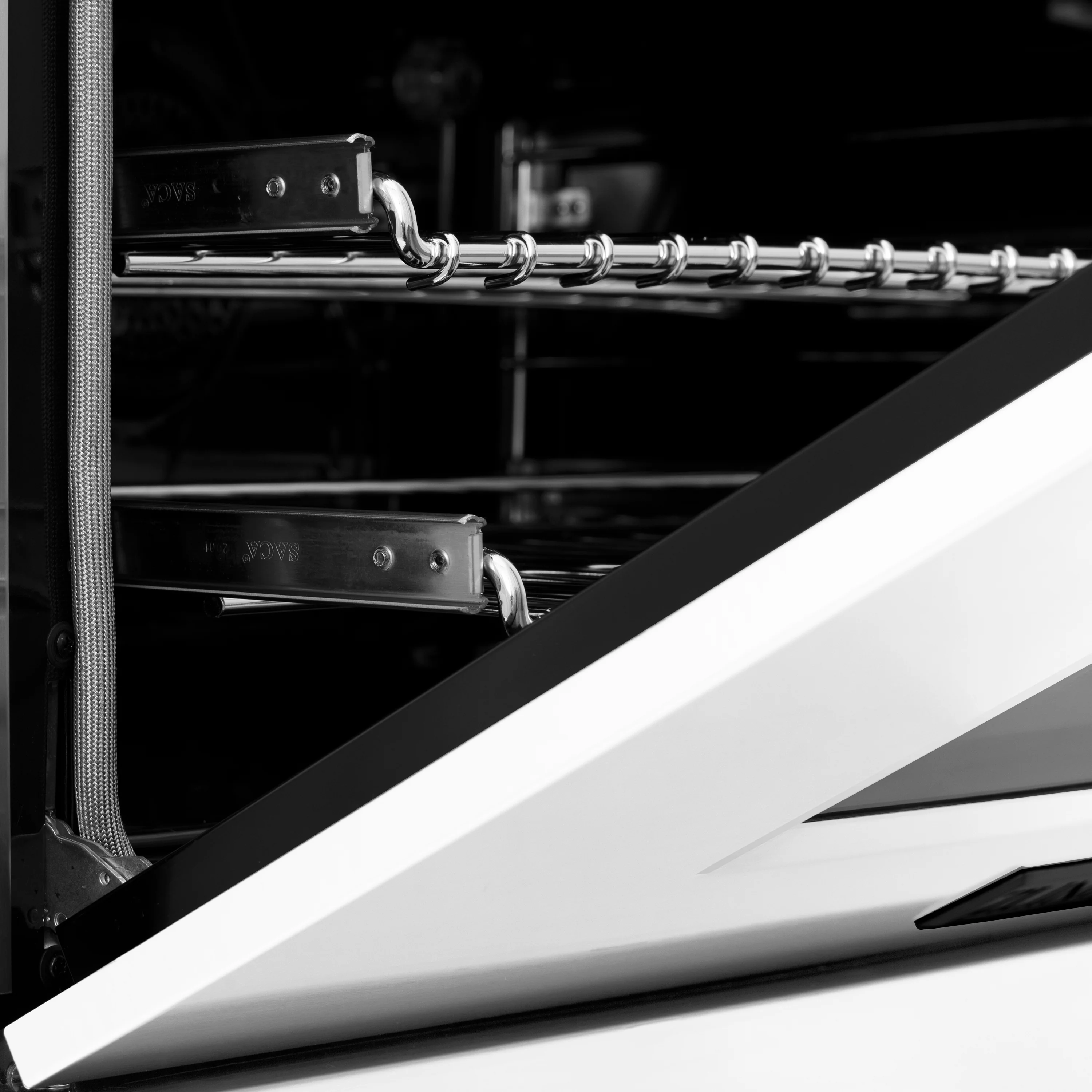 ZLINE Autograph Edition 30 in. 4.0 cu. ft. Legacy Dual Fuel Range with 4 Burner Gas Cooktop and Electric Convection Oven in Stainless Steel with White Matte Door and Matte Black Accents (RAZ-WM-30-MB) - Image 12