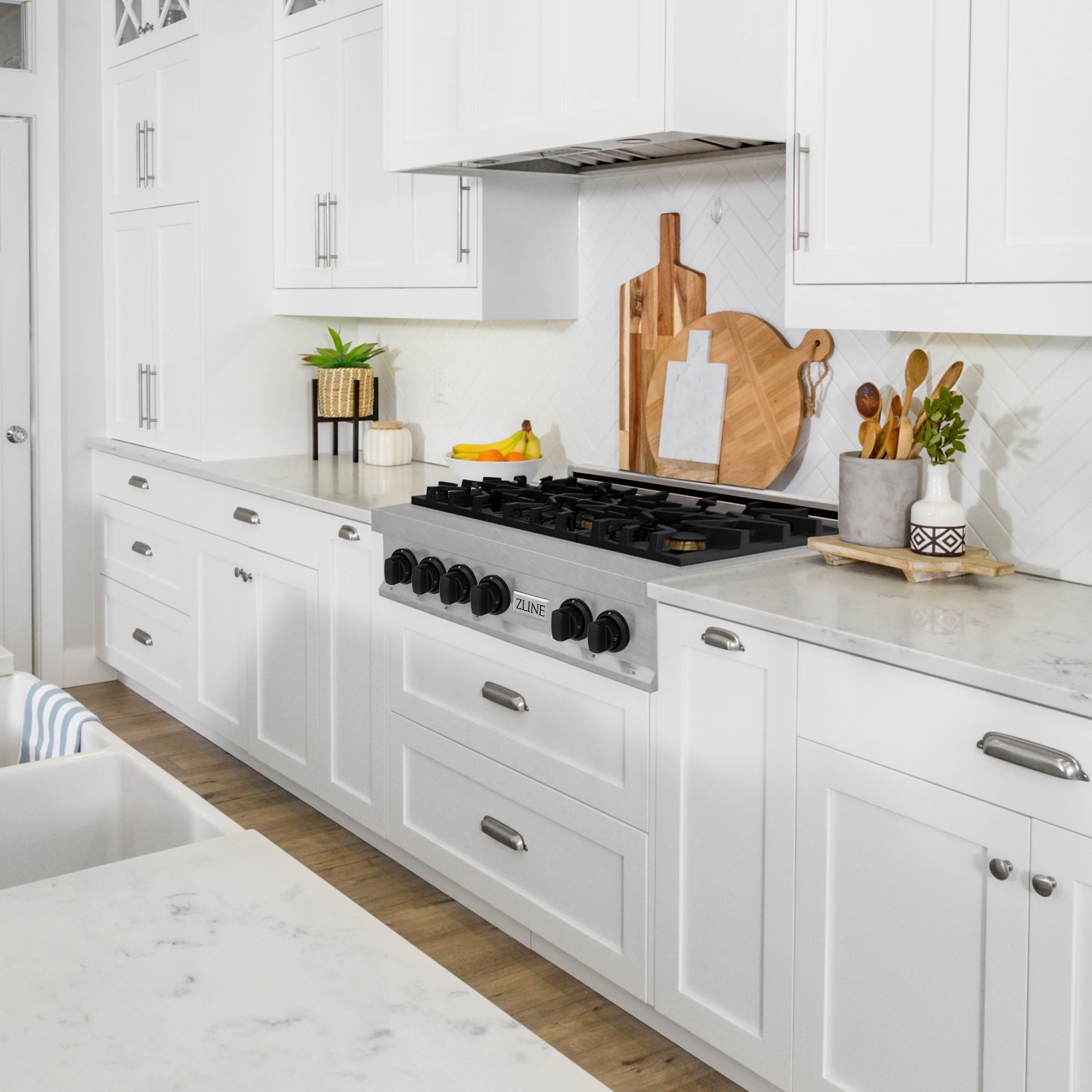 ZLINE Autograph Edition 36 in. Legacy Gas Rangetop with 6 Burners and Porcelain Cooktop in Satin Stainless Steel with Matte Black Accents (RTSZ-36-MB) - Image 7