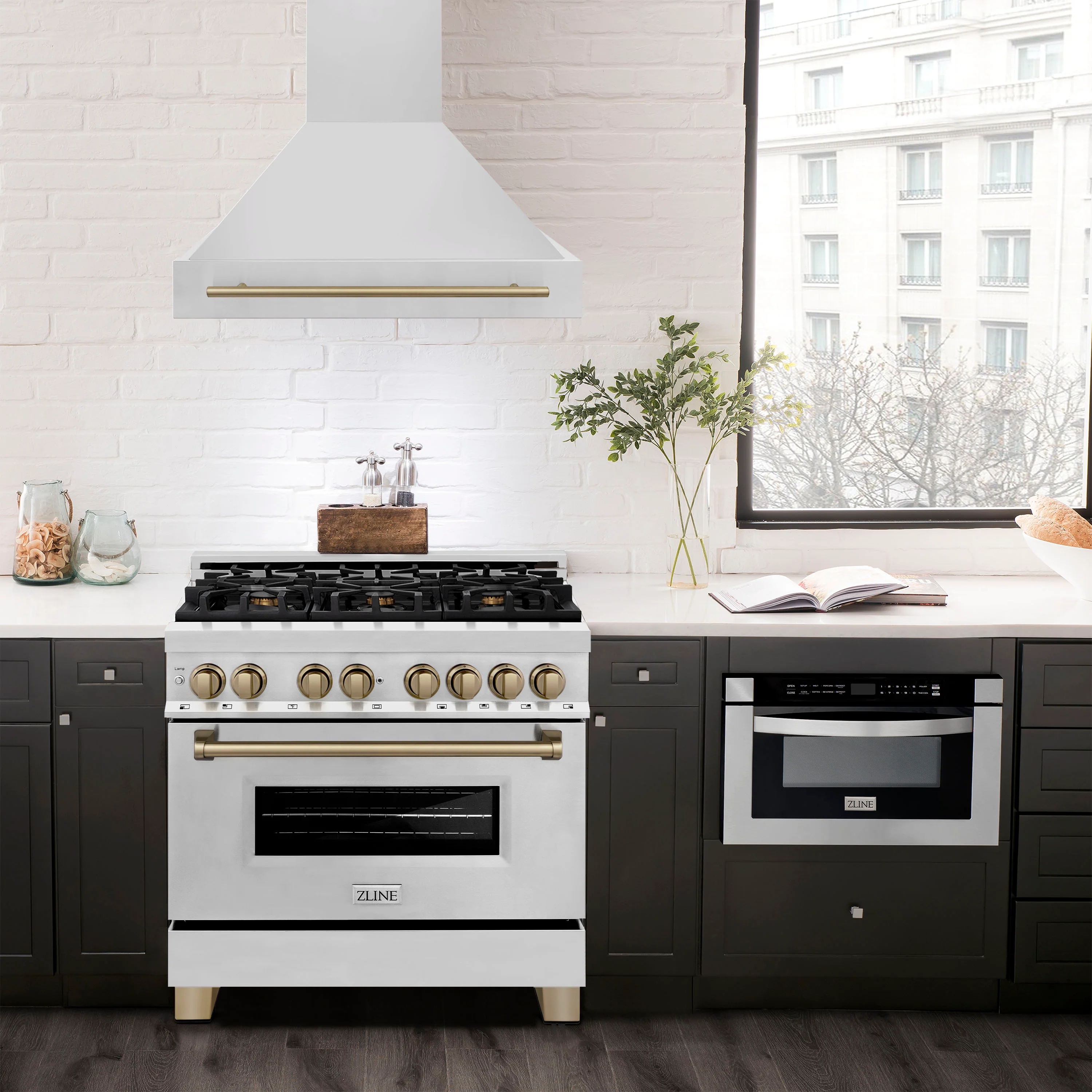ZLINE Autograph Edition 36 in. Stainless Steel Range Hood with Stainless Steel Shell and Champagne Bronze Handle (8654STZ-36-CB) - Image 9