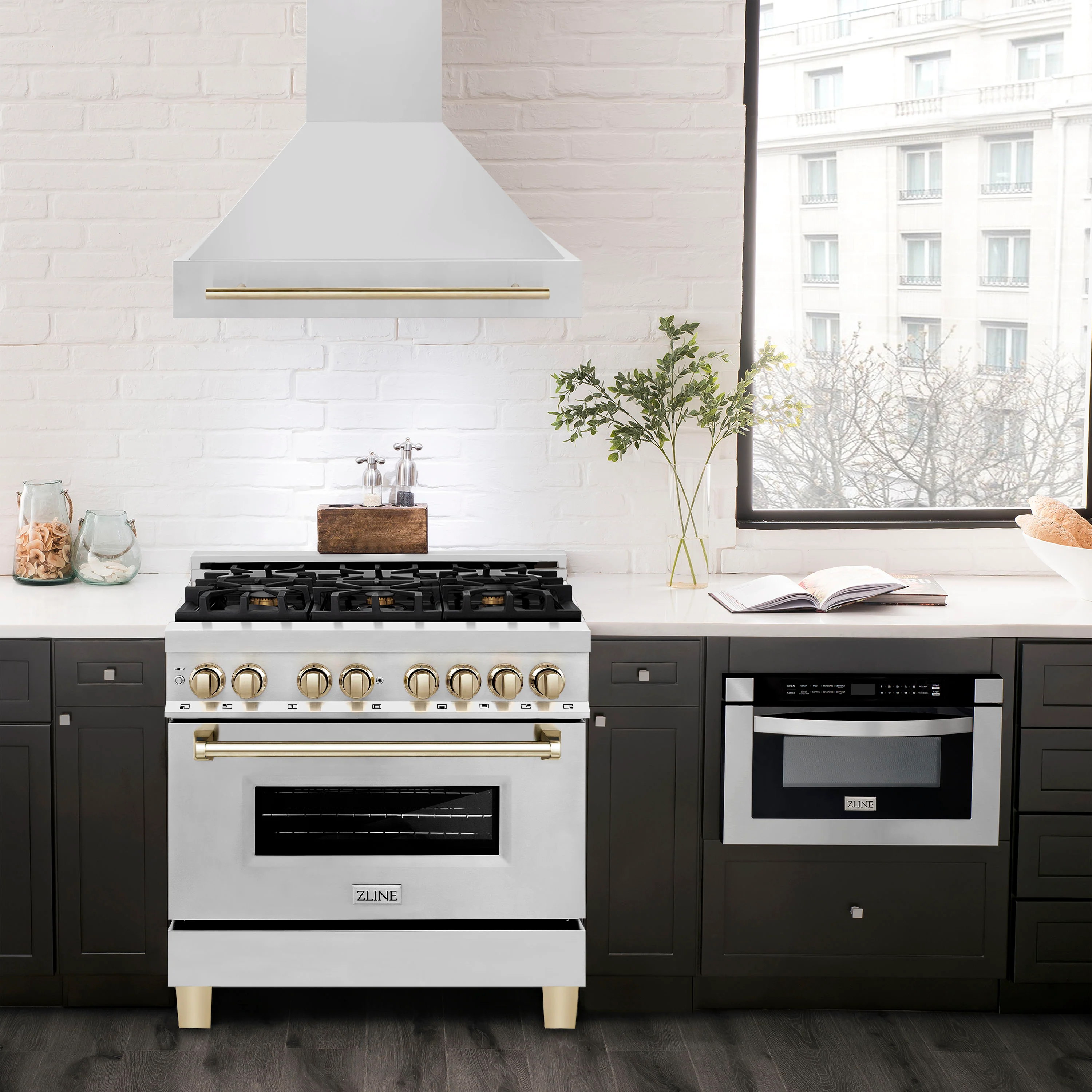 ZLINE Autograph Edition 36 in. Stainless Steel Range Hood with Stainless Steel Shell and Polished Gold Handle (8654STZ-36-G) - Image 11