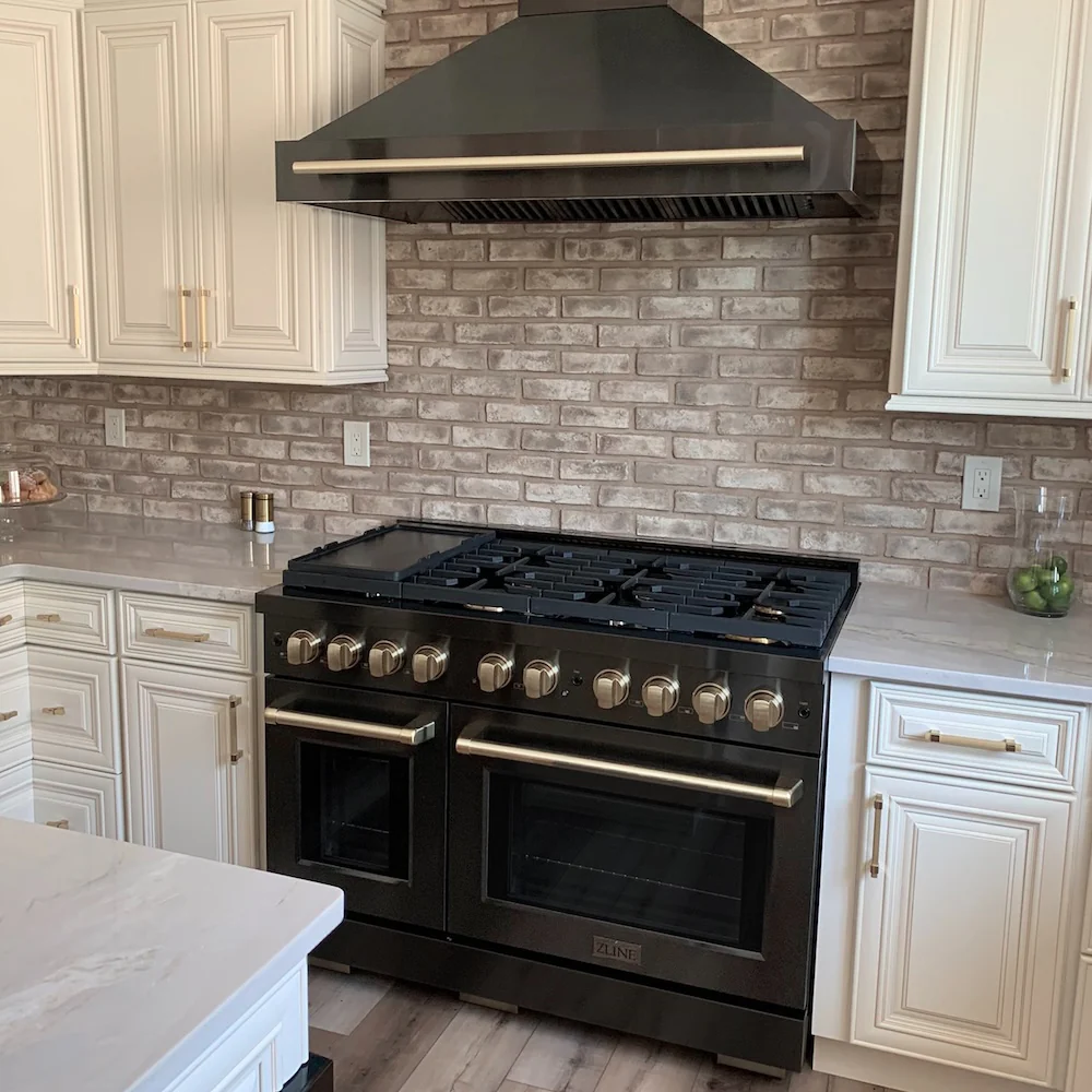 ZLINE Autograph Edition 48 in. 6.7 cu. ft. Paramount Double Oven Gas Range with 8 Burner Cooktop in Black Stainless Steel and Champagne Bronze Accents (SGRBZ-48-CB) - Image 11