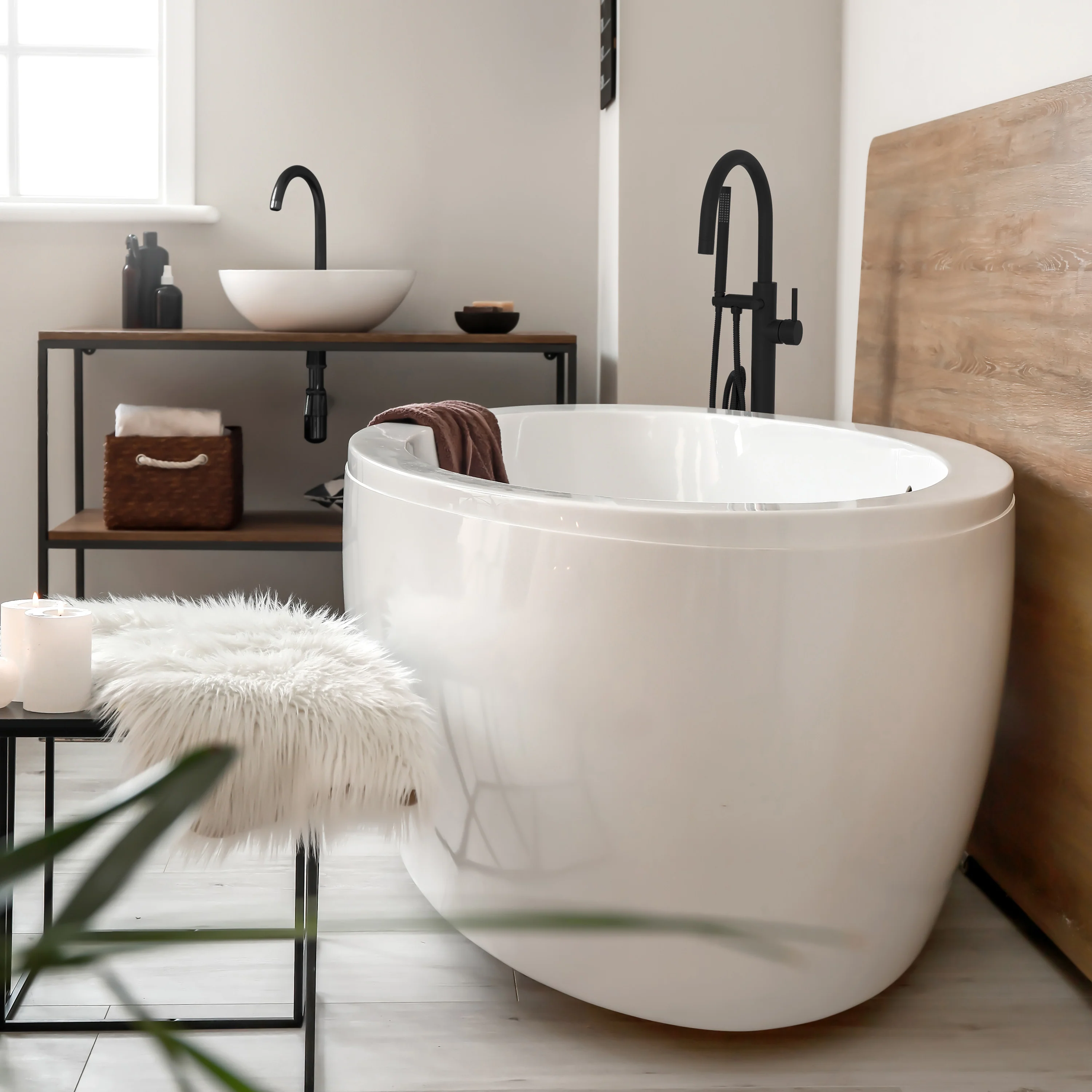ZLINE Autograph Edition Emerald Bay Bath Tub Filler in Matte Black (EMBY-BTF-MB) - Image 2