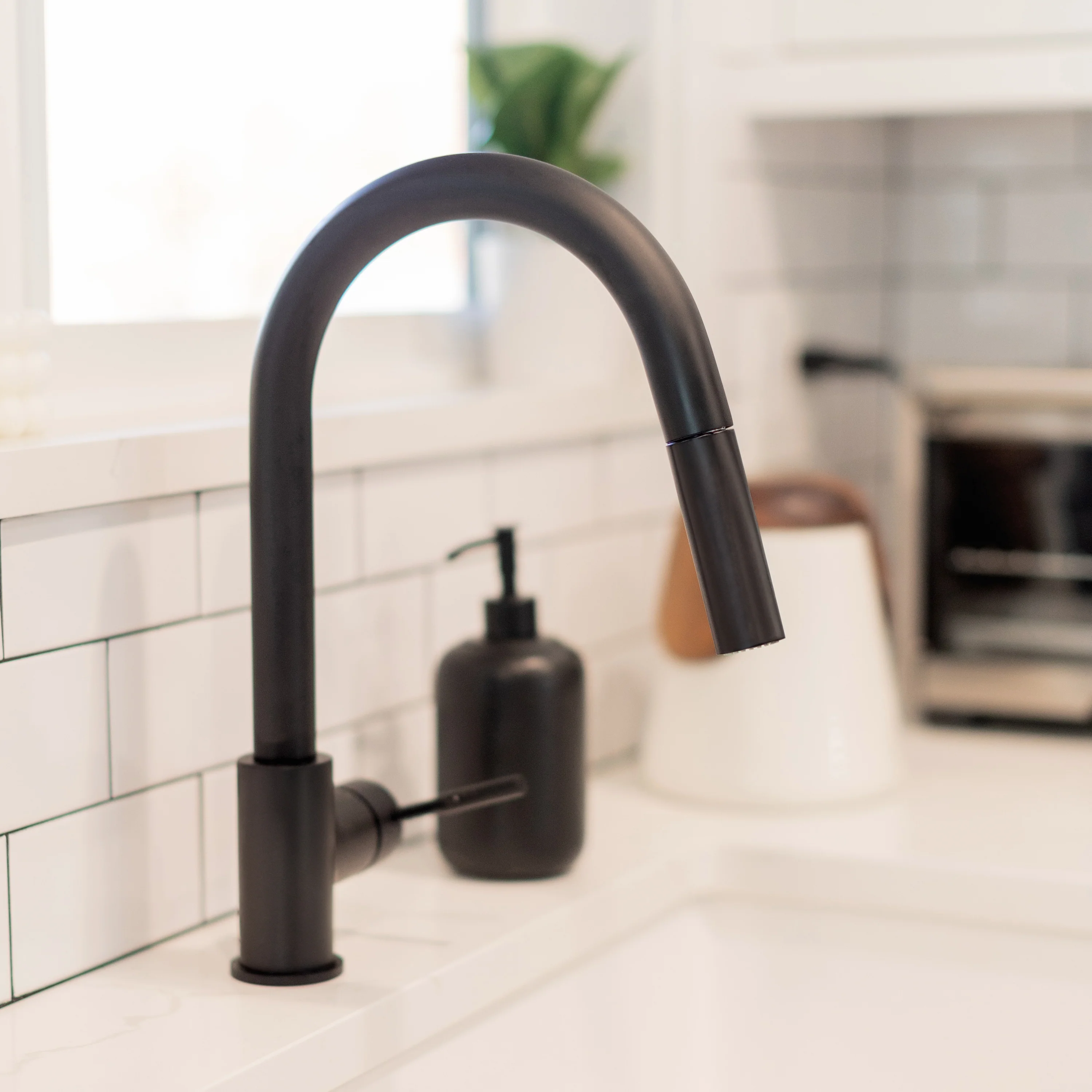 ZLINE Gemini Kitchen Faucet in Matte Black (GEM-KF-MB) - Image 2