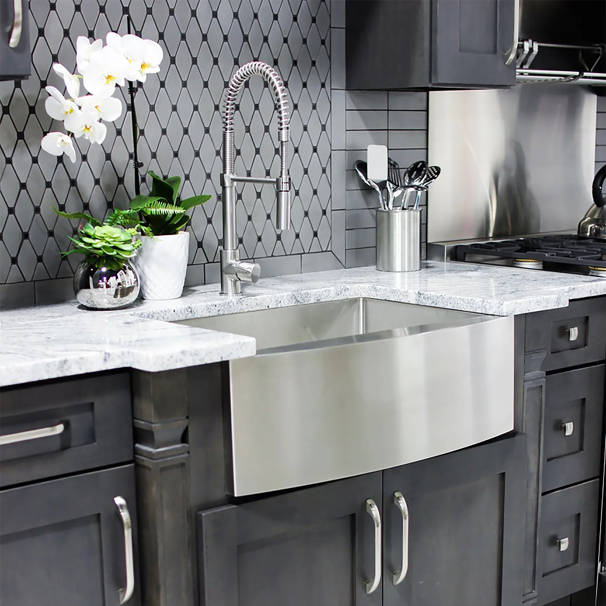 ZLINE 30 in. Zermatt Farmhouse Apron Mount Single Bowl Stainless Steel Kitchen Sink with Bottom Grid (SAS-30) - Image 10